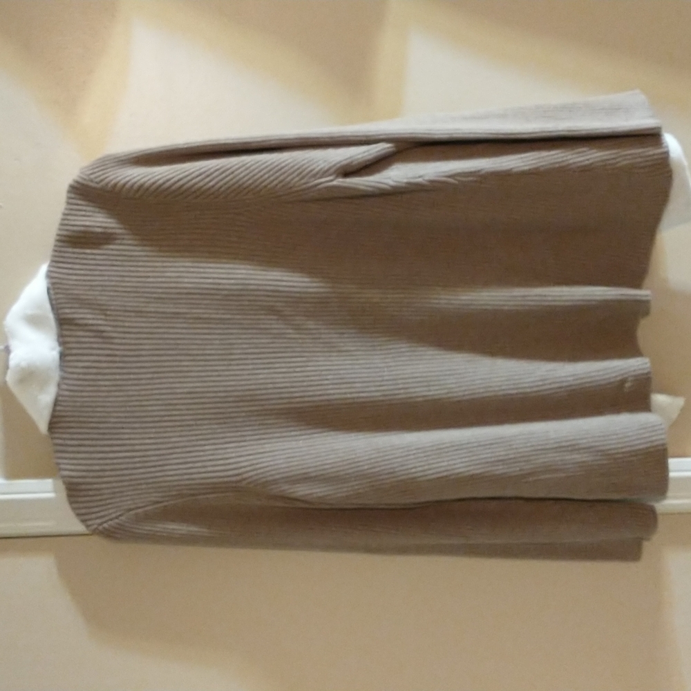 Sweater - Picture 2 of 7